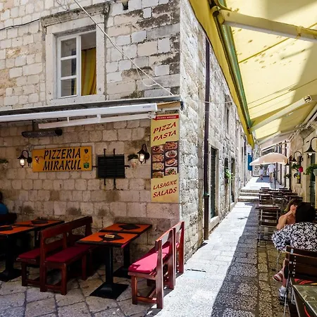 דירה Old Town Baroque Palace