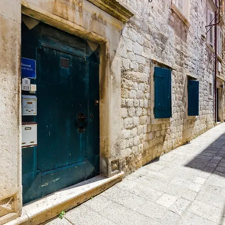 Old Town Baroque Palace Apartman